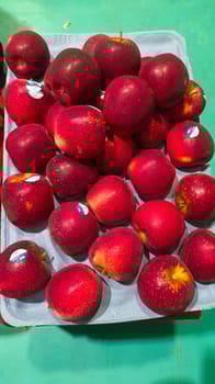 Apple Queen New Zealand 110 Count 18 Kg Kea