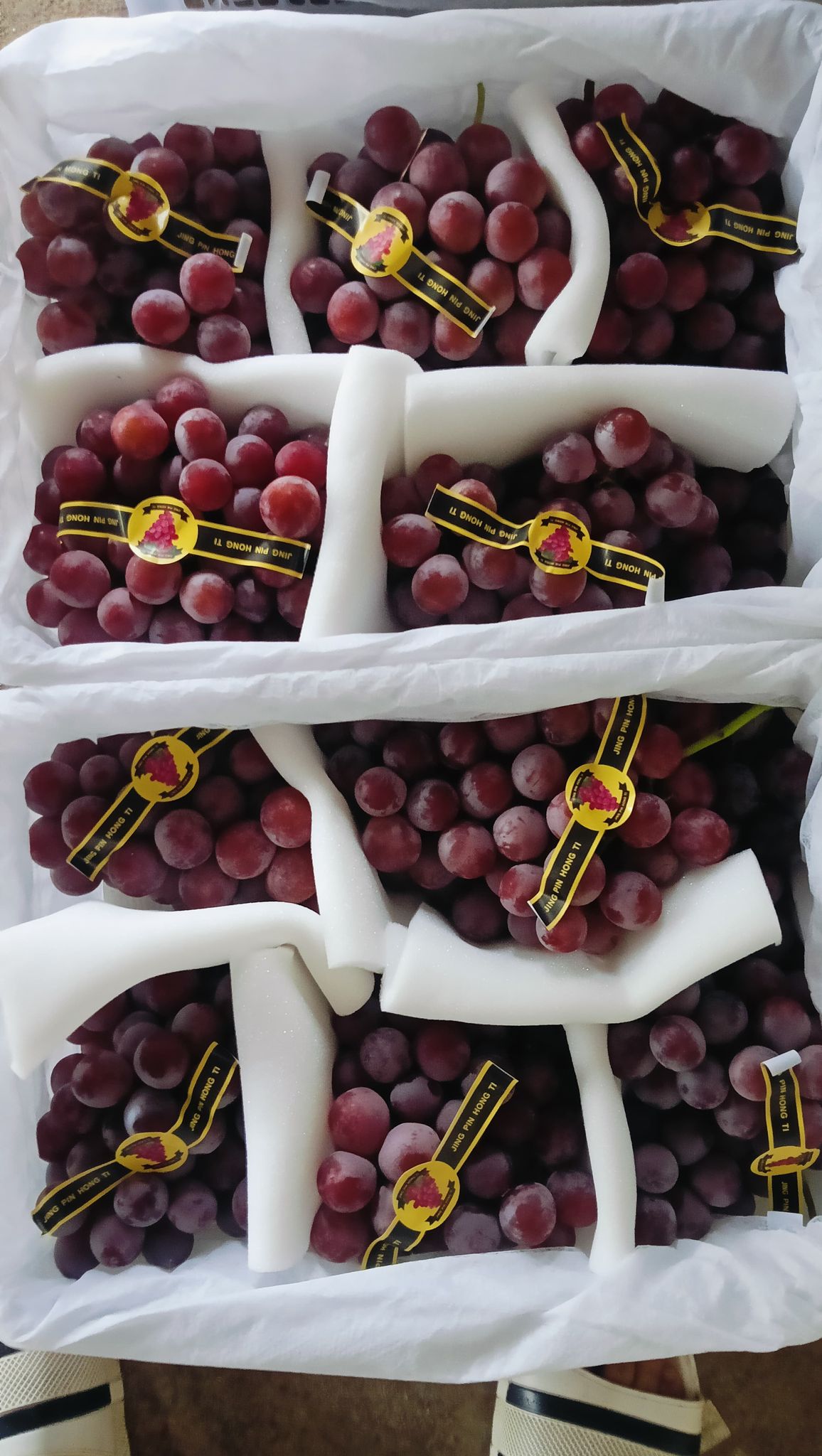 Grapes Red Globe China 6.5 KG Jing Rin Hong Ti