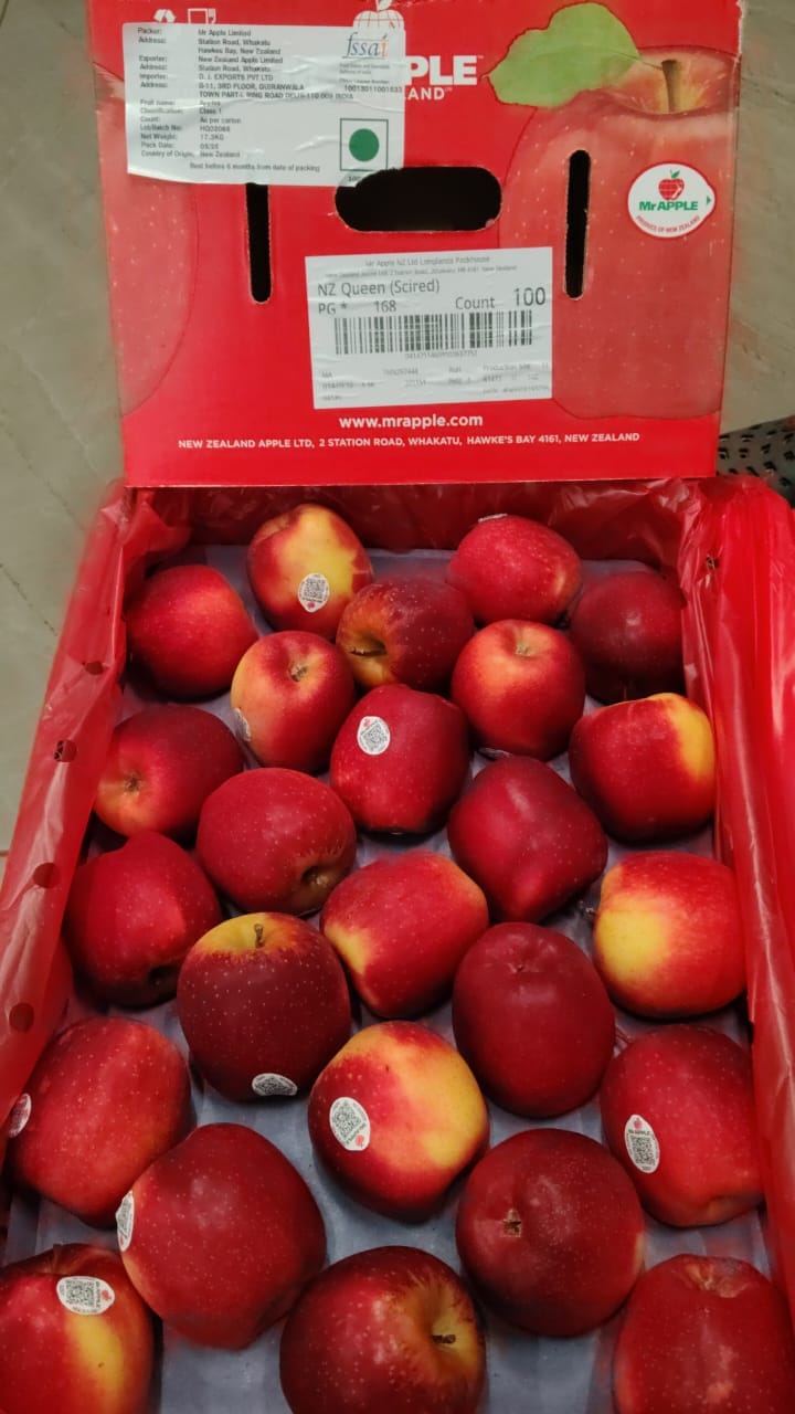 Apple Queen New Zealand 18 KG 120 Count Mr Apple