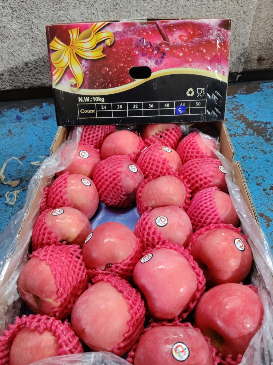 Apple Fuji 10 Kg 44 Count Alfa